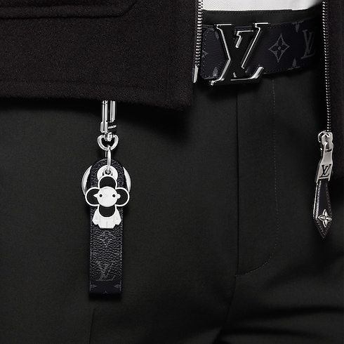 S00 Accesorios Llaveros y charms Charm para bolsa y llavero Vivienne Dragonne | Louis Vuitton ® (Ampliar producto)