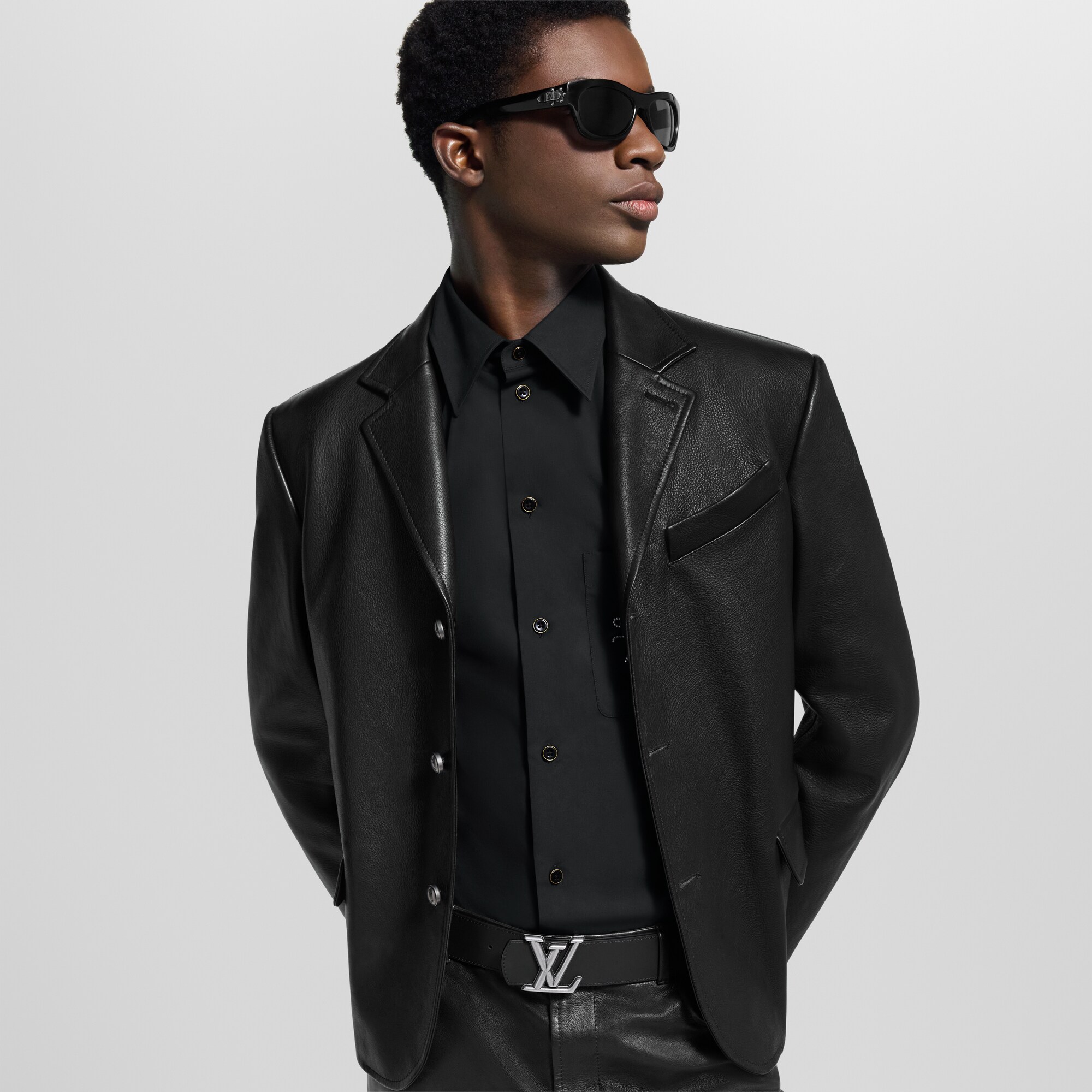  Accesorios Cinturones Cinturón LV Dimension Rockabilly Studs de 4 cm | Louis Vuitton ® (Ampliar producto)