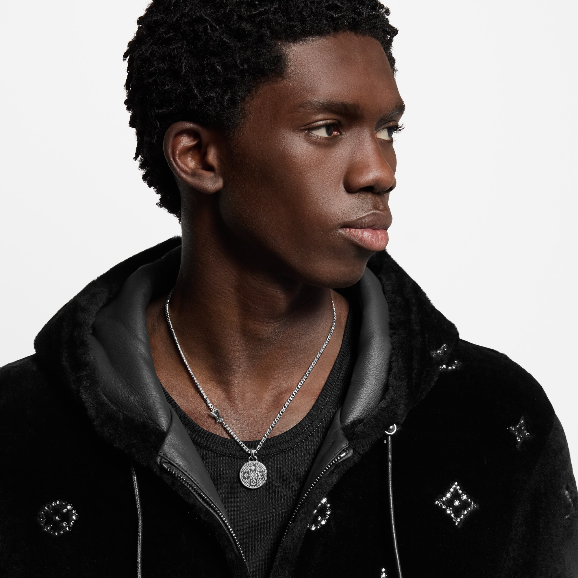 S00 Bisutería Collares y Pedientes Colgante Damier Staples | Louis Vuitton ® (Ampliar producto)