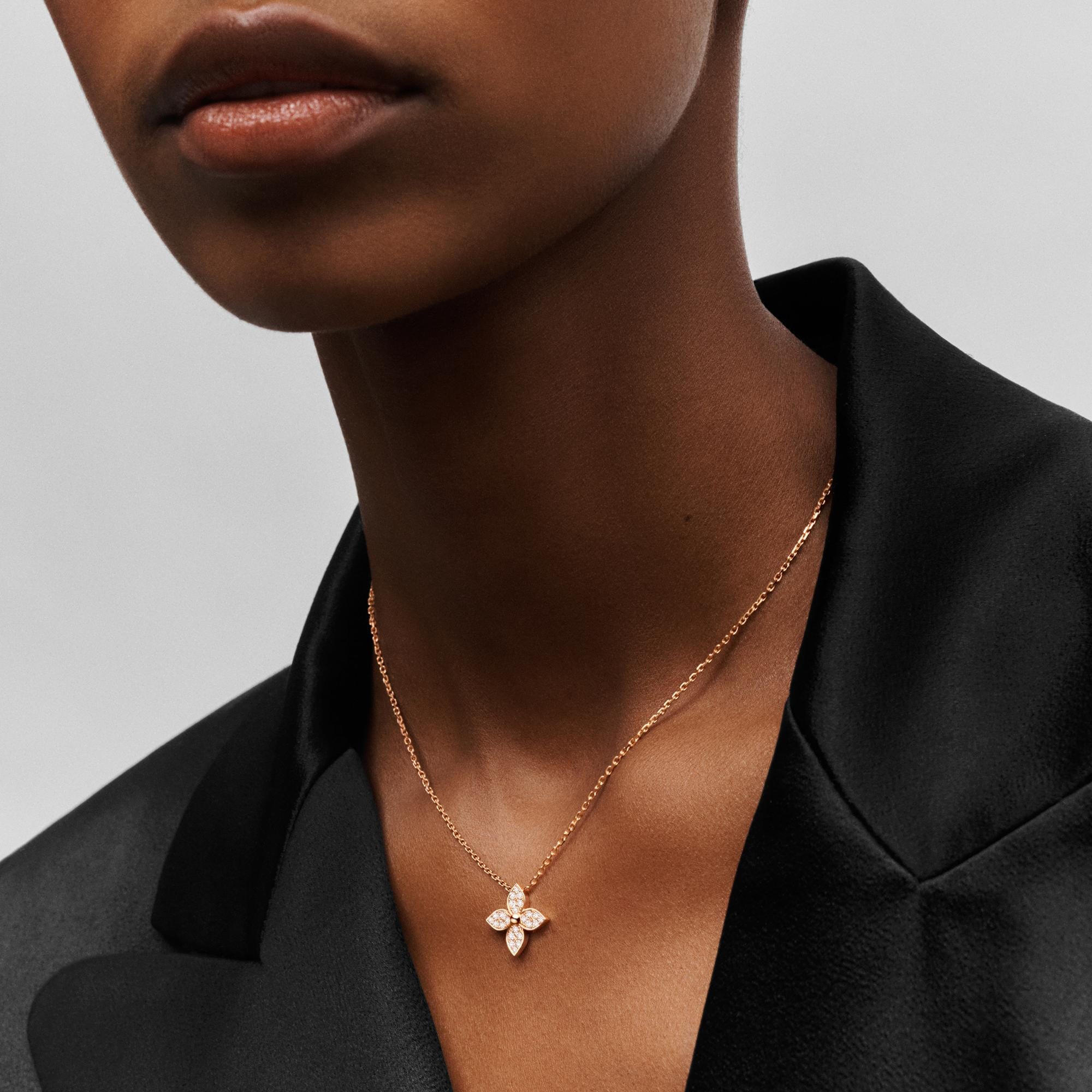  Categorías Toda la joyería fina Collar Idylle Blossom de oro rosa y diamantes | Louis Vuitton ® (Ampliar producto)