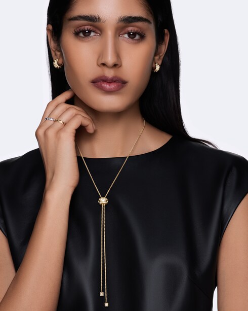 Categories Necklaces and Pendants Le Damier de Louis Vuitton Long Pendant, Yellow Gold and Diamonds | Louis Vuitton ®