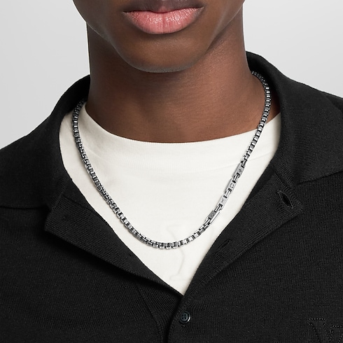 Collar LV Tailor vista recortada
