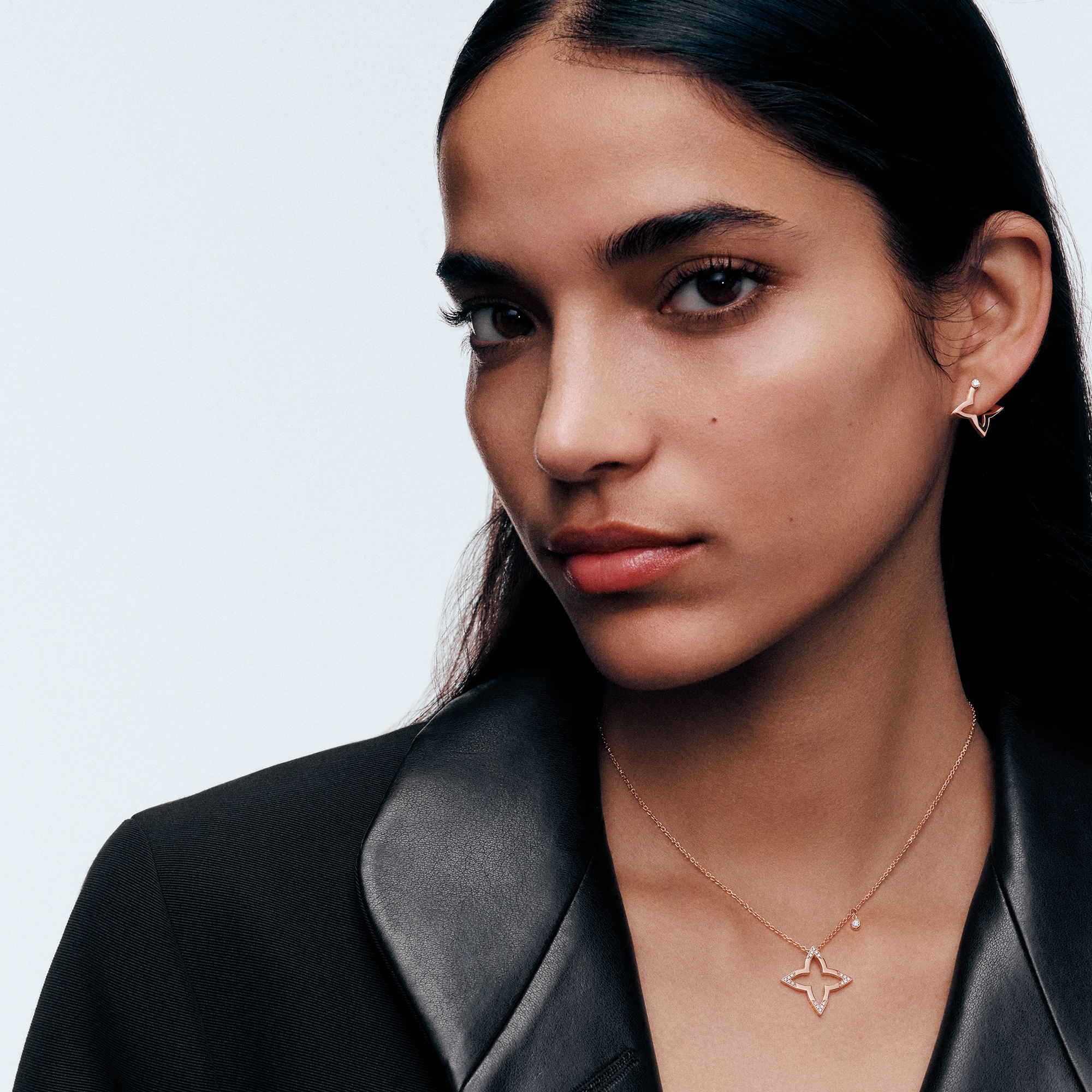  Categorías Collares y dijes  Collar Ombre Blossom en oro rosa y diamantes | Louis Vuitton ® (Ampliar producto)