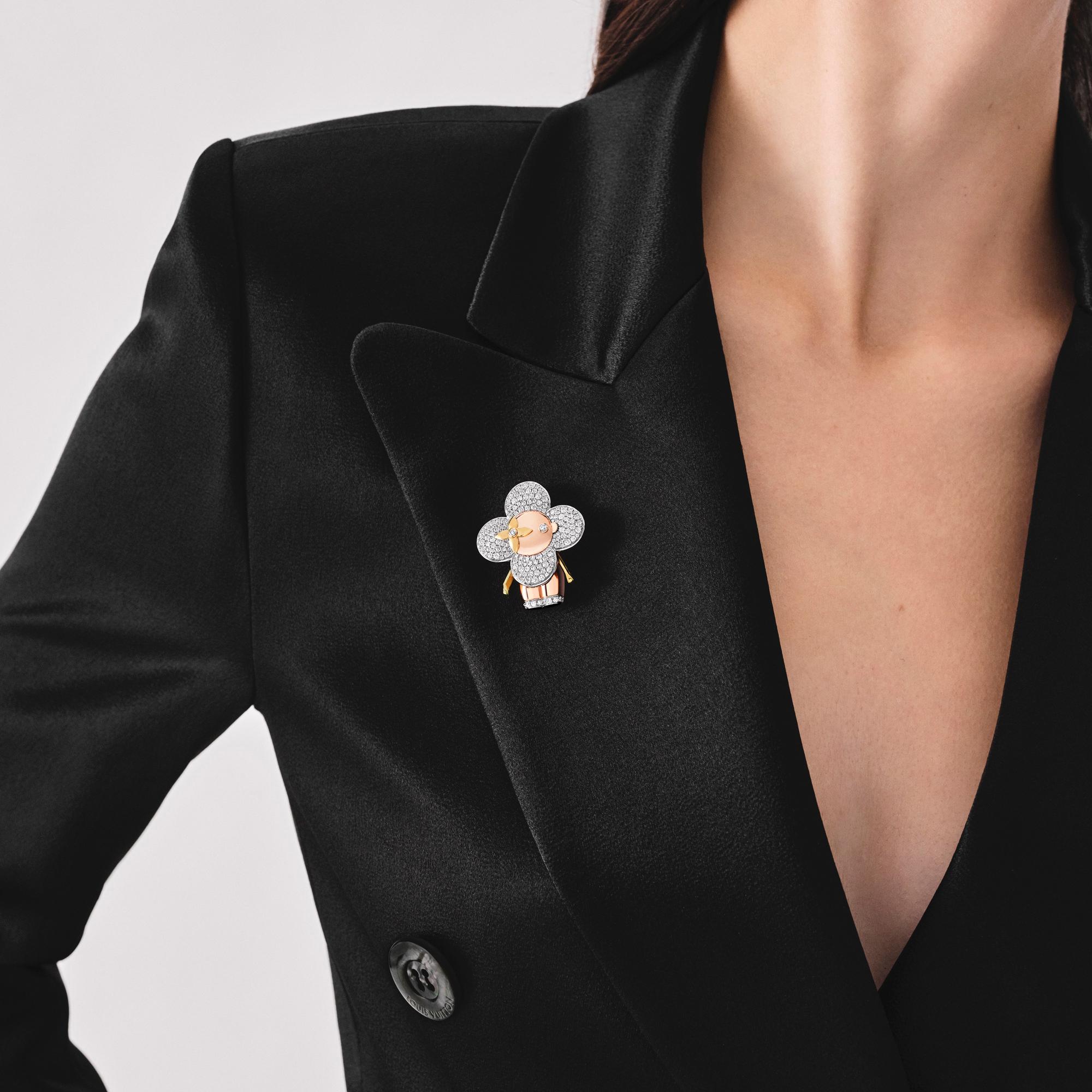  Categorías Collares y dijes  Collar Vivienne grande de oro y pavé de diamantes | Louis Vuitton ® (Ampliar producto)