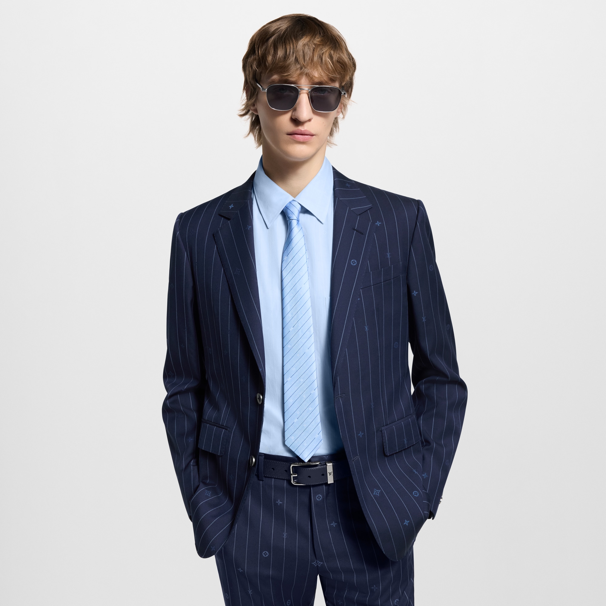 S00 Accesorios Corbatas y pañuelos Corbata Monograma de rayas diplomáticas | Louis Vuitton ® (Ampliar producto)