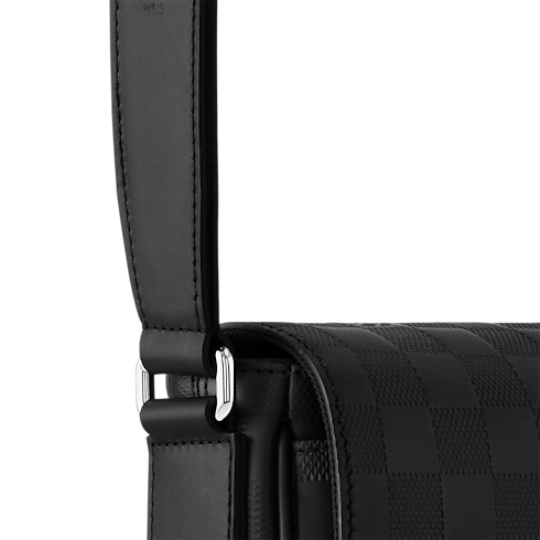 Piel Damier Infini Bolsas Todas las bolsas District PM | Louis Vuitton ® (Ampliar producto)