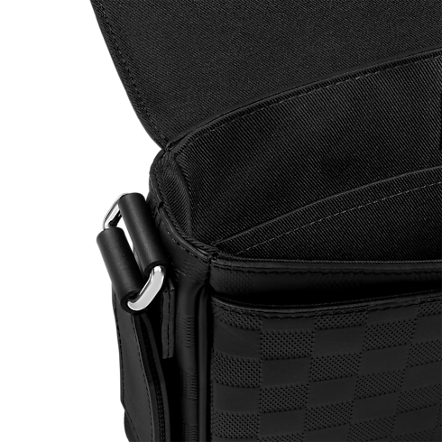 Piel Damier Infini Bolsas Todas las bolsas District PM | Louis Vuitton ® (Ampliar producto)