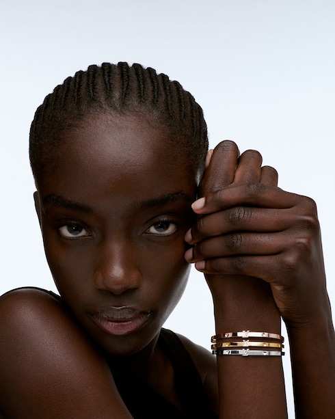 Categories Bracelets Empreinte Small Bangle, White Gold | Louis Vuitton ®