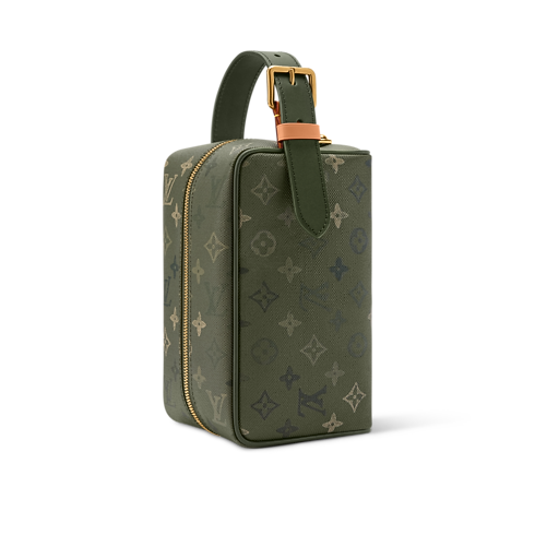 Monogram Other Viajes Accesorios y organizadores de viaje Estuche Dopp Kit | Louis Vuitton ® (Ampliar producto)