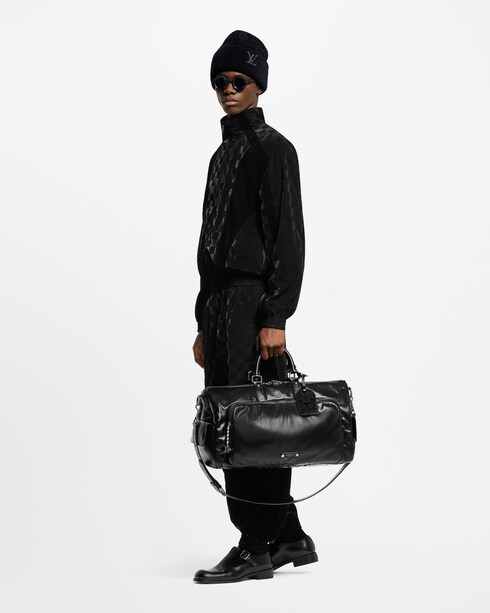 S00 Presentes Festivos Para Ele } Gorro LV Crush Monogram | Louis Vuitton ®