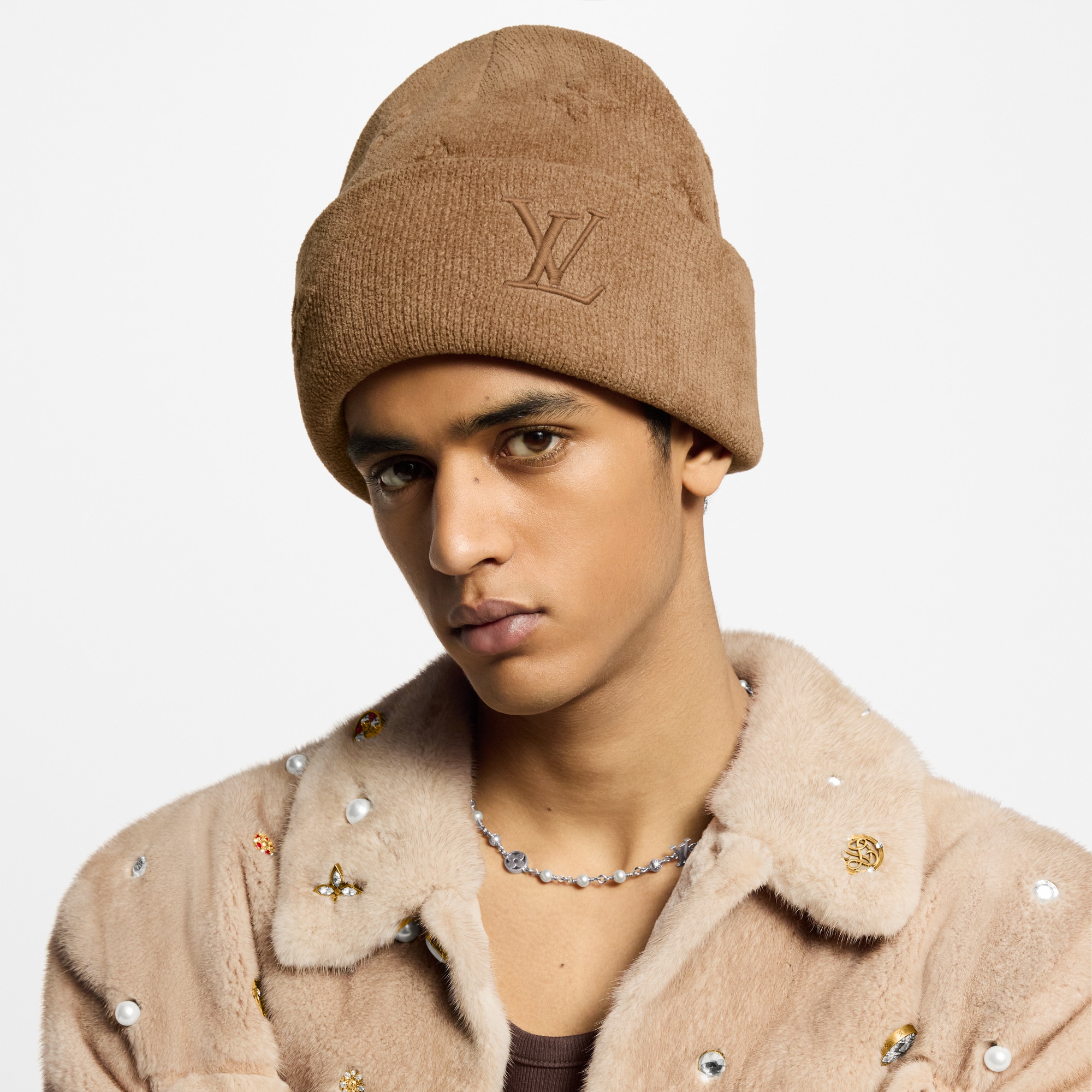 S00 Accesorios Sombreros, gorros y guantes Gorro LV Crush Monogram | Louis Vuitton ® (Ampliar producto)
