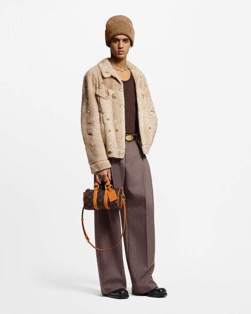 S00 Presentes Festivos Para Ele } Gorro LV Crush Monogram | Louis Vuitton ®