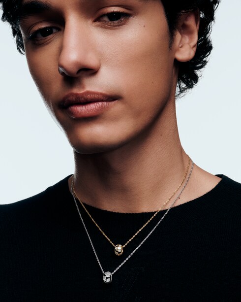 Categories Necklaces and Pendants Le Damier de Louis Vuitton Pendant, White Gold and Diamonds | Louis Vuitton ®