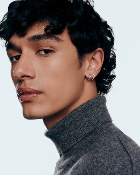 Categories Earrings Le Damier de Louis Vuitton Small Hoops, Yellow Gold and Diamonds | Louis Vuitton ®