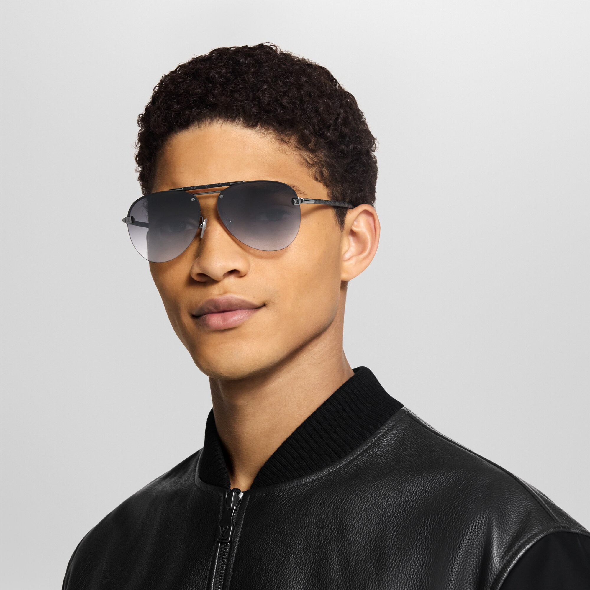 S00 Accesorios Lentes de sol Lentes de sol Clockwise Canvas | Louis Vuitton ® (Ampliar producto)