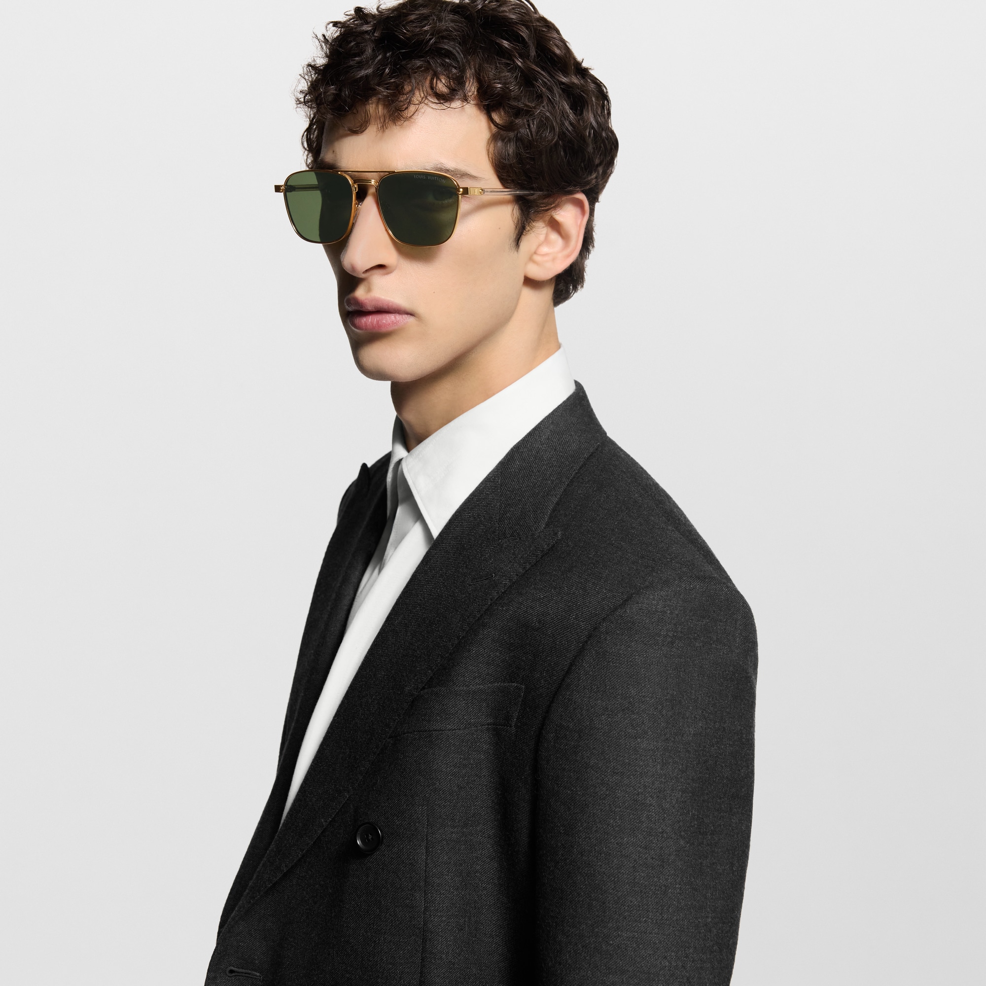 S00 Accesorios Lentes de sol Lentes de sol LV Signature Metal Square | Louis Vuitton ® (Ampliar producto)