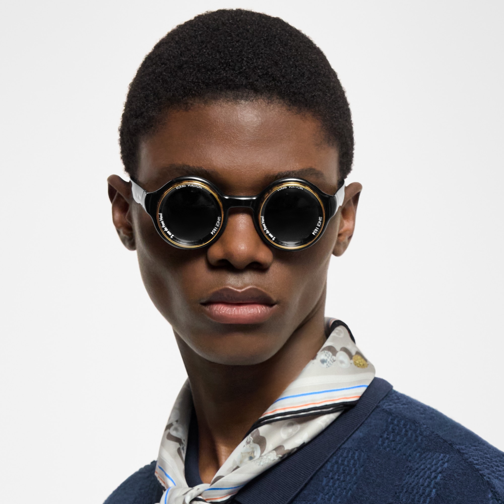S00 Accesorios Lentes de sol Lentes de sol LV Super Vision Round | Louis Vuitton ® (Ampliar producto)