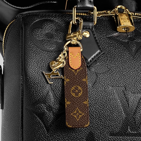 S00 Accesorios Llaveros y charms Llavero LV Cherished Tab | Louis Vuitton ® (Ampliar producto)