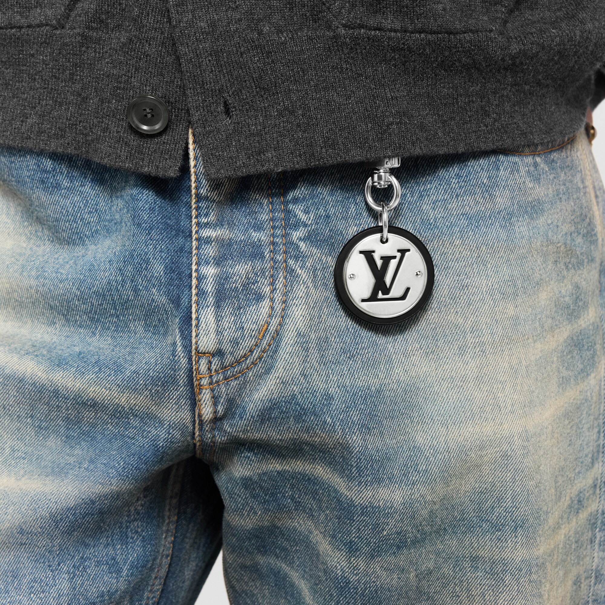 S00 Accesorios Llaveros y charms  Llavero LV Cut Circle | Louis Vuitton ® (Ampliar producto)