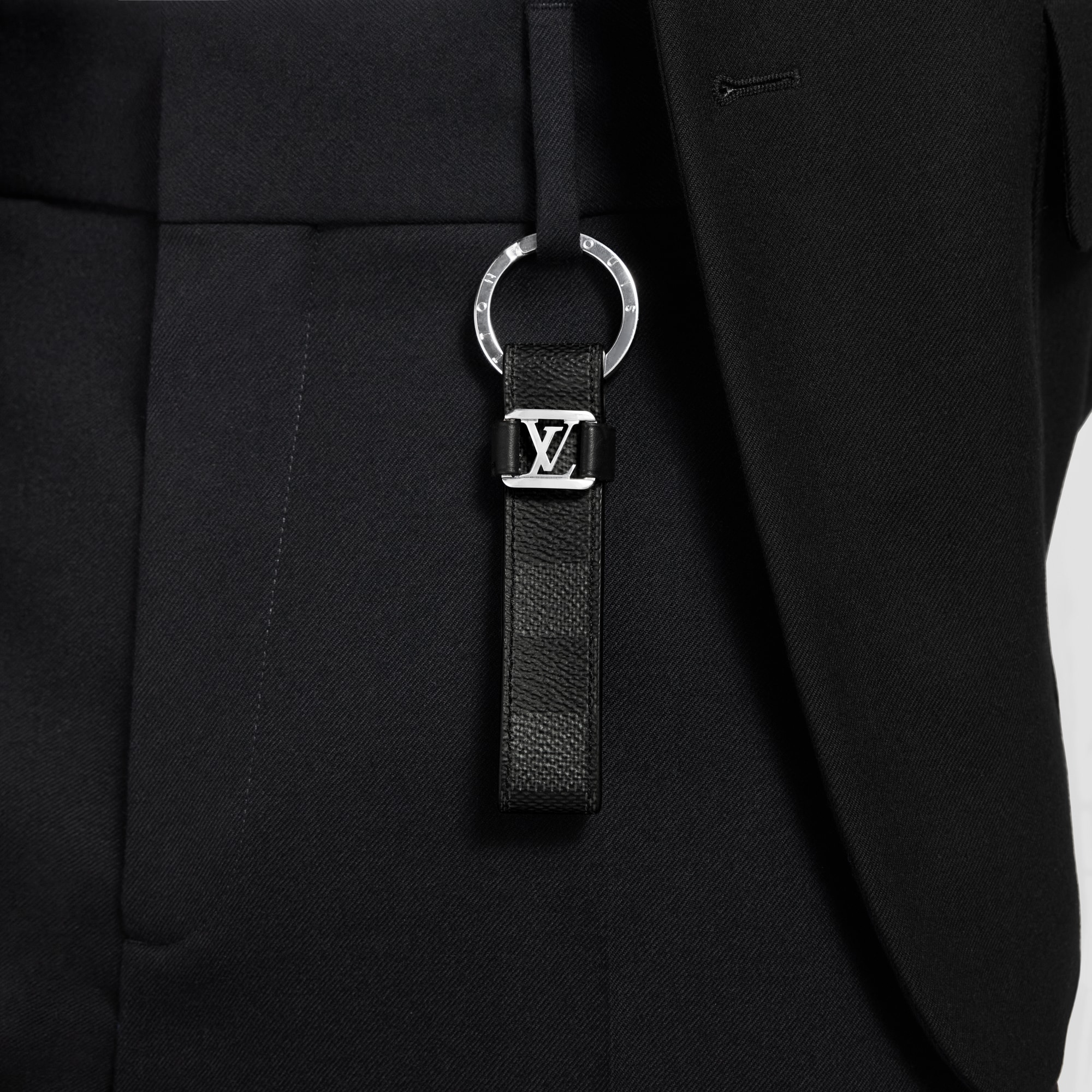 S00 Accesorios Llaveros y charms  Llavero LV Dragonne | Louis Vuitton ® (Ampliar producto)