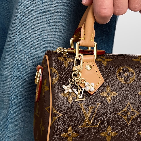 S00 Accesorios Llaveros y charms Llavero Micro Charms LV Iconic | Louis Vuitton ® (Ampliar producto)