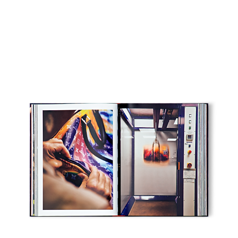 Librería Libros de pasta dura Louis Vuitton Manufactures - Edición en inglés | Louis Vuitton ® (Ampliar producto)