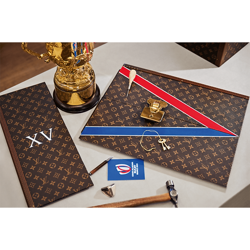 Librería Libros de pasta dura Louis Vuitton Trophy Trunks, versión en inglés | Louis Vuitton ® (Ampliar producto)