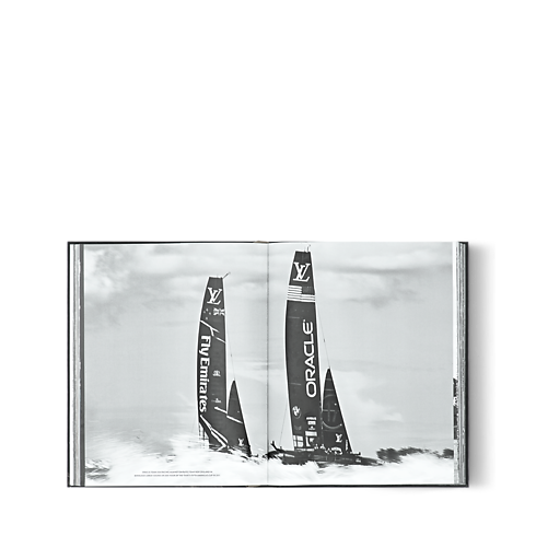 Librería Libros de pasta dura Louis Vuitton Trophy Trunks, versión en inglés | Louis Vuitton ® (Ampliar producto)