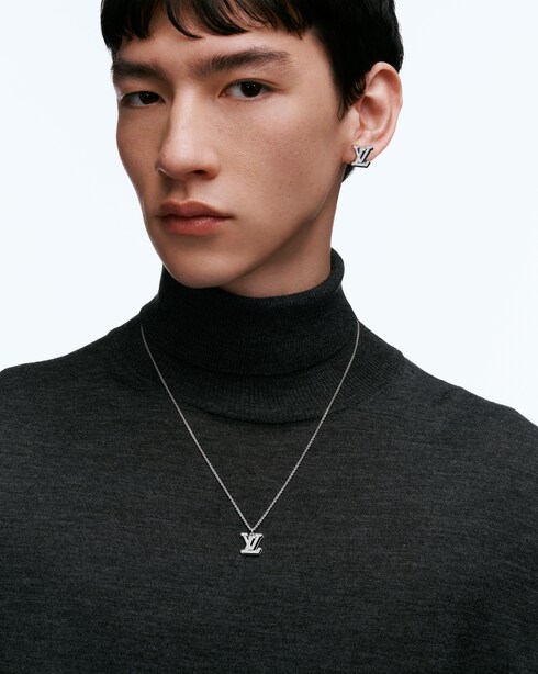 Categories Earrings LV Earring, White Gold, Diamonds and Black Lacquer - Per Unit | Louis Vuitton ®