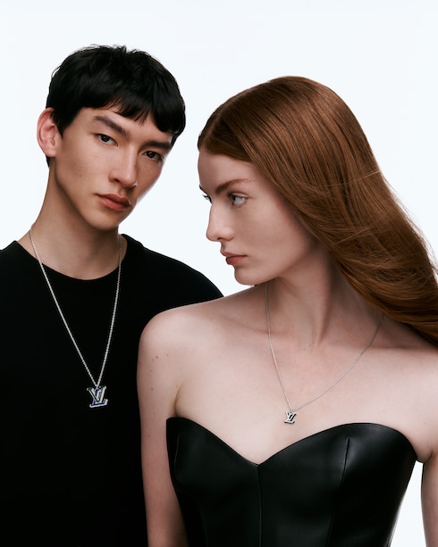 Categories Necklaces and Pendants LV Large Pendant, White Gold, Diamonds, Blue Agate and Green Agate | Louis Vuitton ®