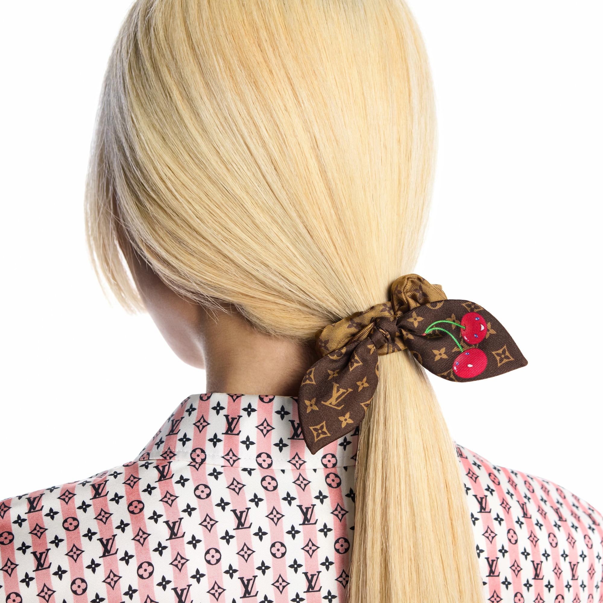 S00 Accesorios Accesorios para el pelo LV x TM set de ligas para el cabello Monograma Cerise | Louis Vuitton ® (Ampliar producto)