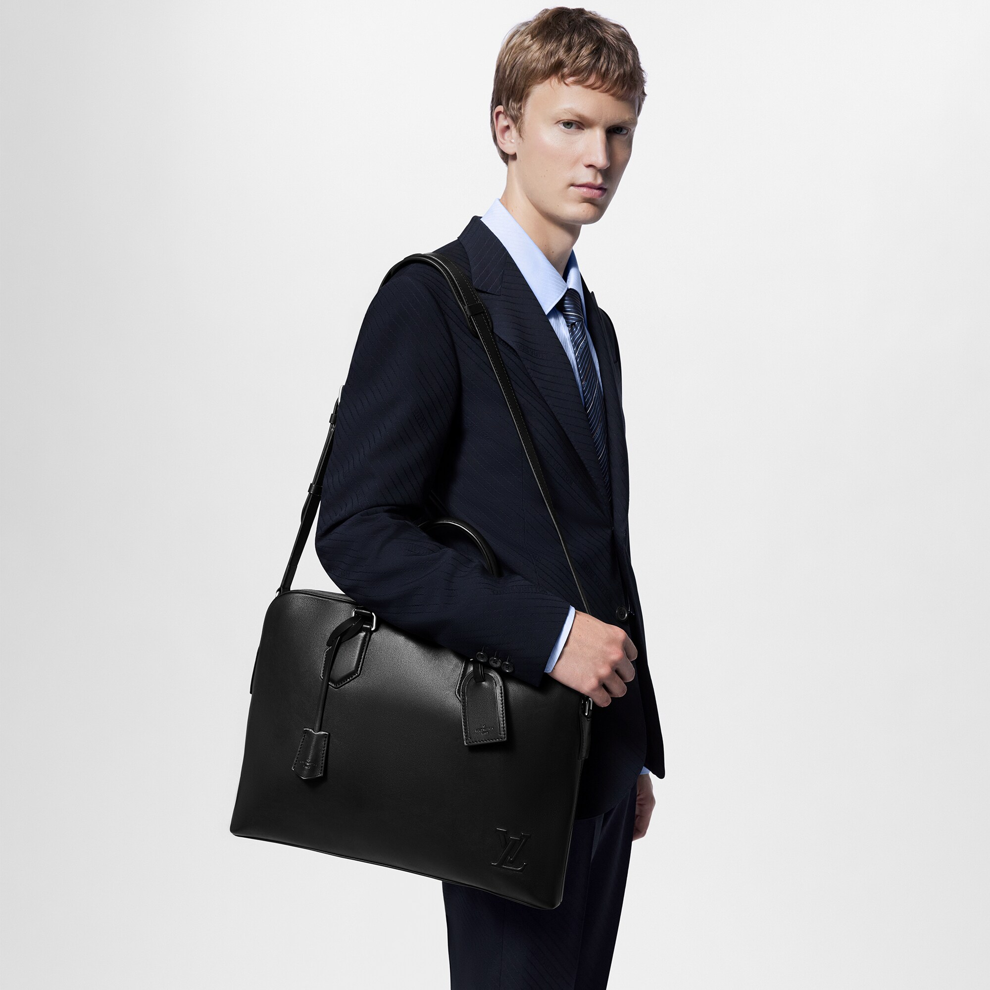 H30 Para hombres New Formal Maletín Voyage PM | Louis Vuitton ® (Ampliar producto)