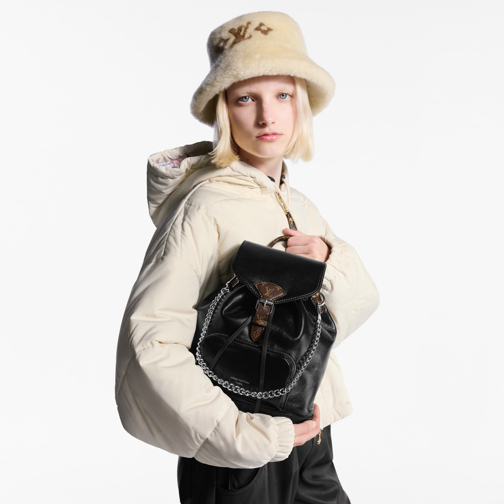 H34 Bolsas de mano Todas las bolsas de mano Mochila Montsouris Vibe PM | Louis Vuitton ® (Ampliar producto)