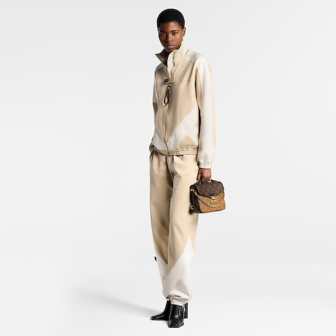 Canvas Monogram Reverse Bolsas de mano Todas las bolsas de mano Mochila Pochette Métis | Louis Vuitton ® (Ampliar producto)