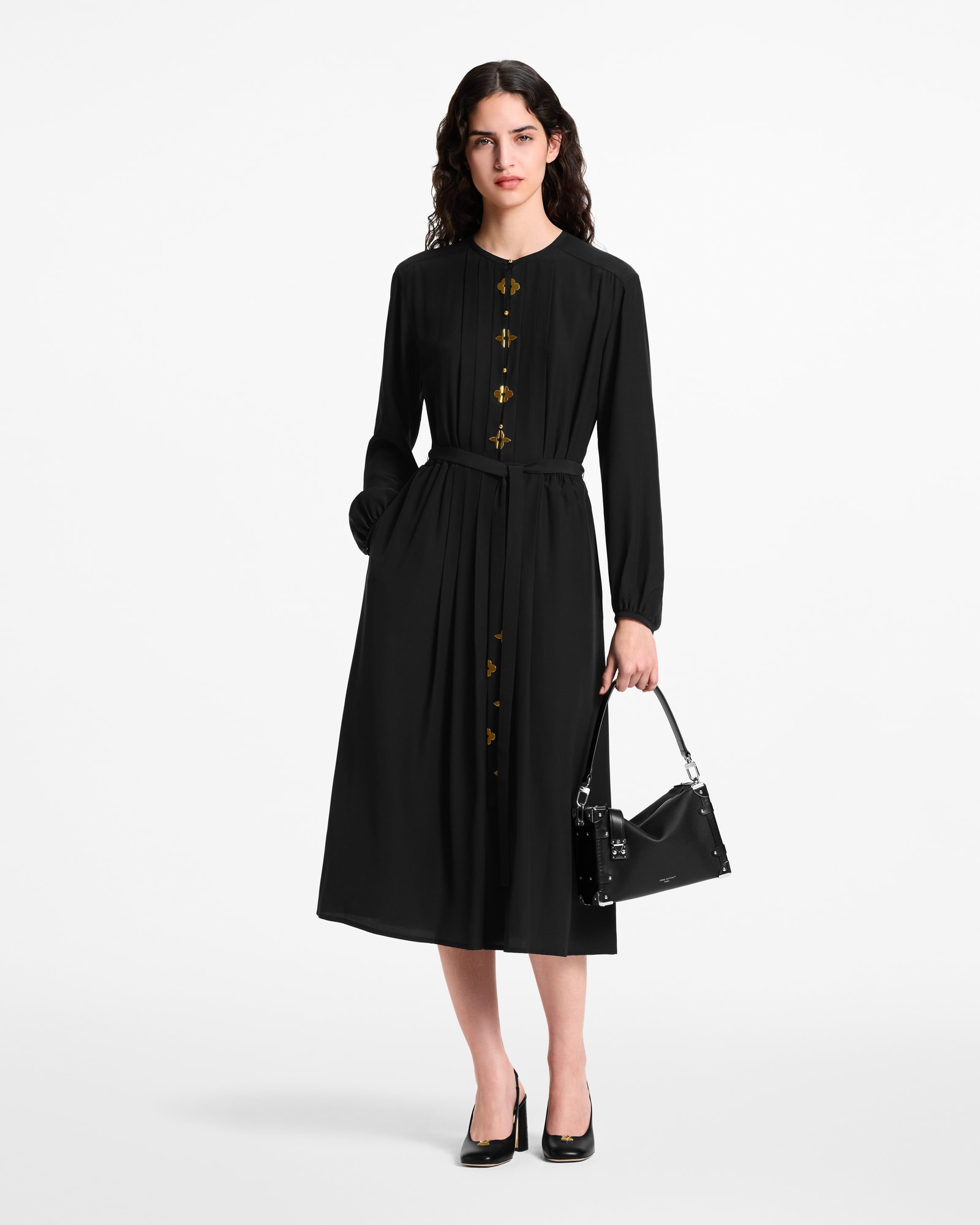 lv trunk pleat dress LOUIS VUITTON Monogram Accent Pleat Dress Black. Size 34