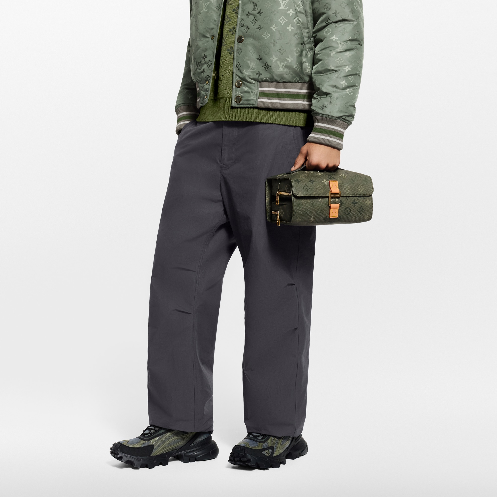 Monogram Other Viajes Accesorios y organizadores de viaje Neceser Hanging | Louis Vuitton ® (Ampliar producto)