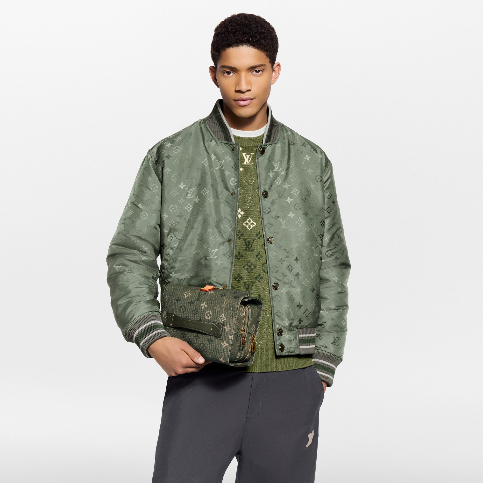 Monogram Other Viajes Accesorios y organizadores de viaje Neceser Hanging | Louis Vuitton ® (Ampliar producto)