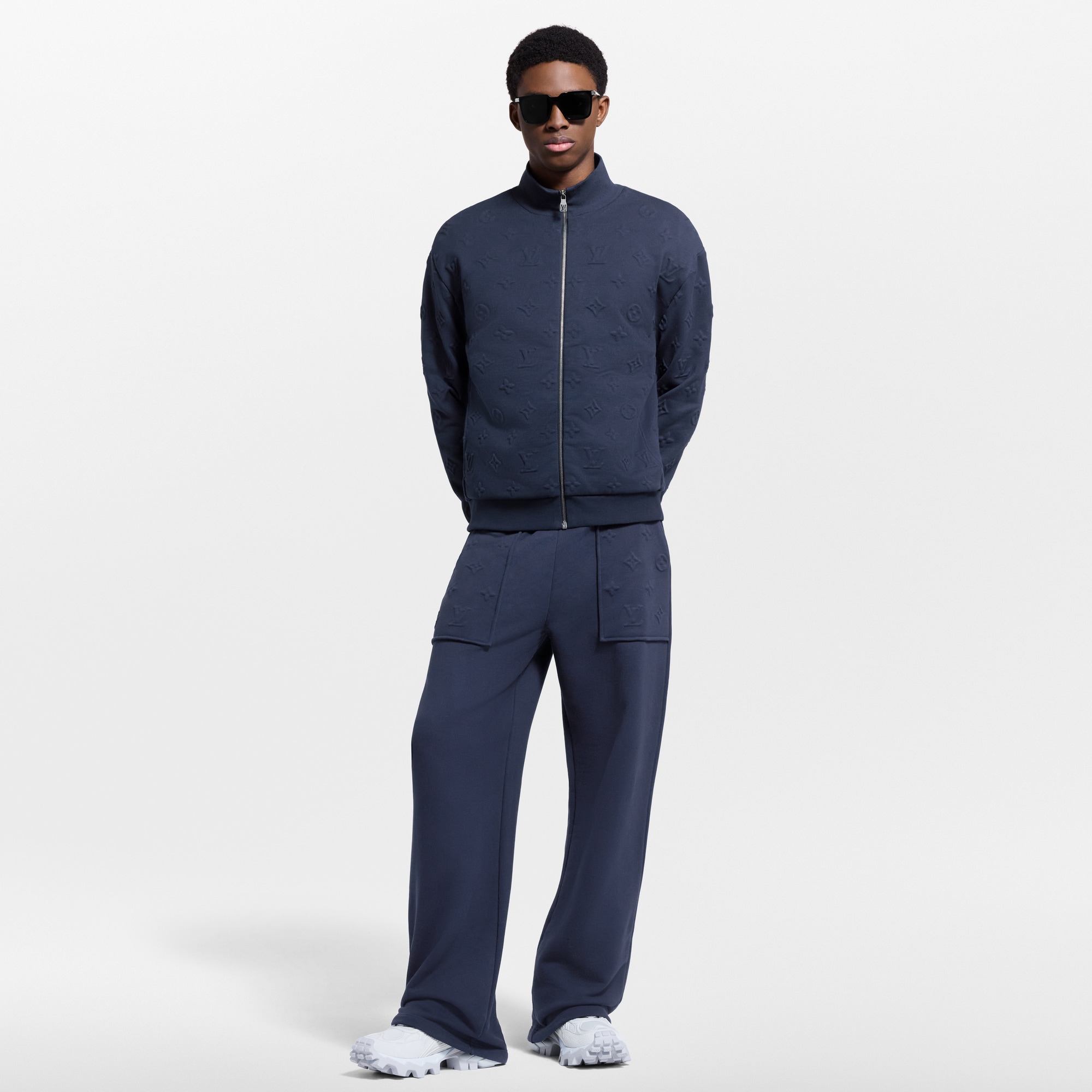  Ready to Wear Todo el Ready-To-Wear Pantalón con distintivo grabado | Louis Vuitton ® (Ampliar producto)