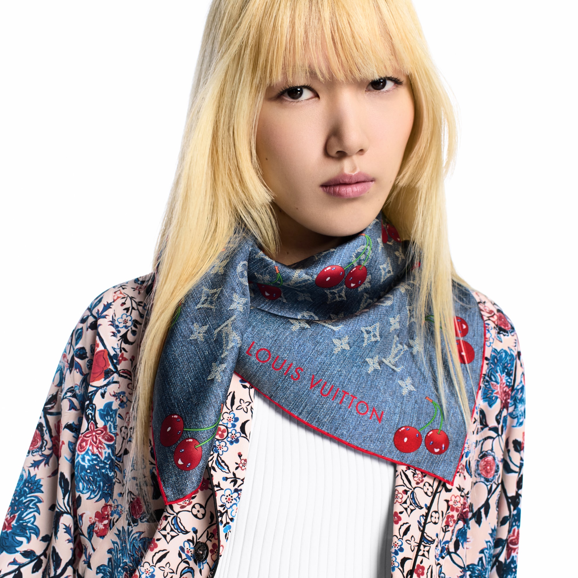 S00 Accesorios Pañuelos de seda y bandanas Pañuelo Denim Cerise LV x TM 90 | Louis Vuitton ® (Ampliar producto)