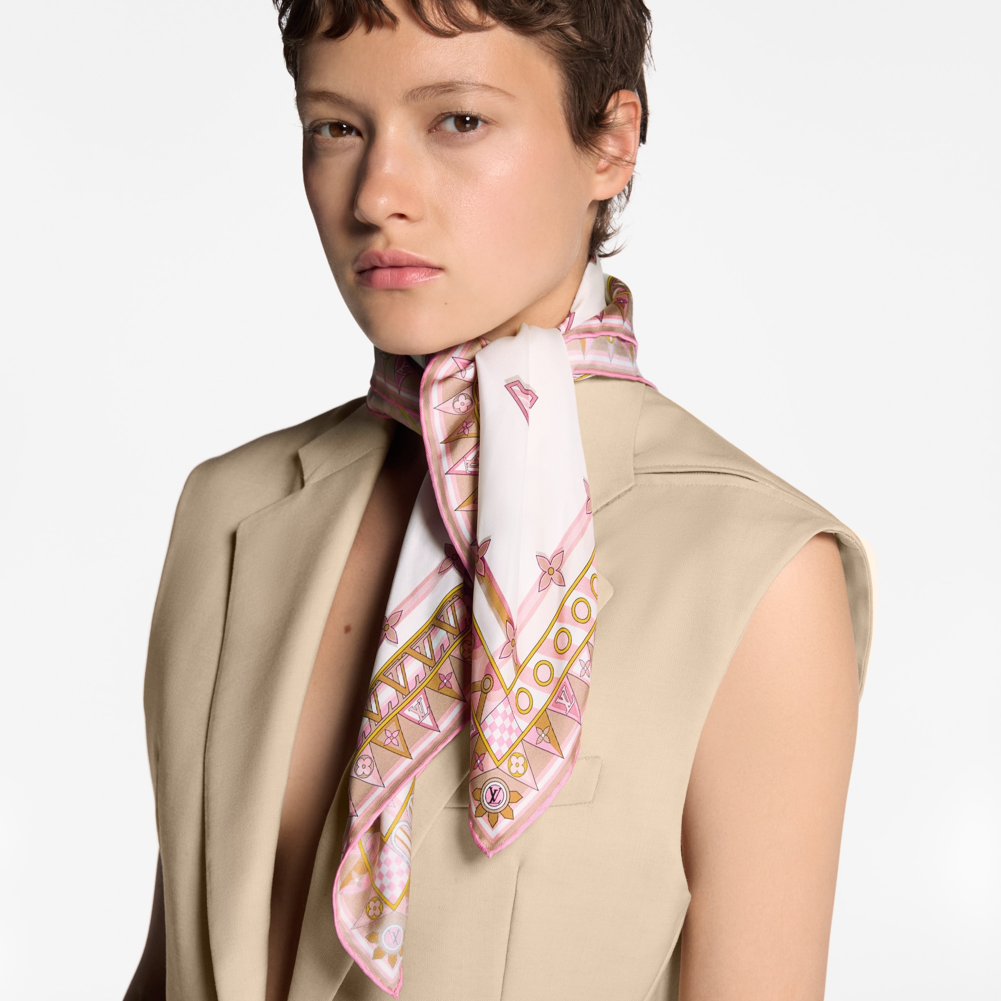 S00 Accesorios Pañuelos de seda y bandanas Pañuelo From The Cloud 70 | Louis Vuitton ® (Ampliar producto)