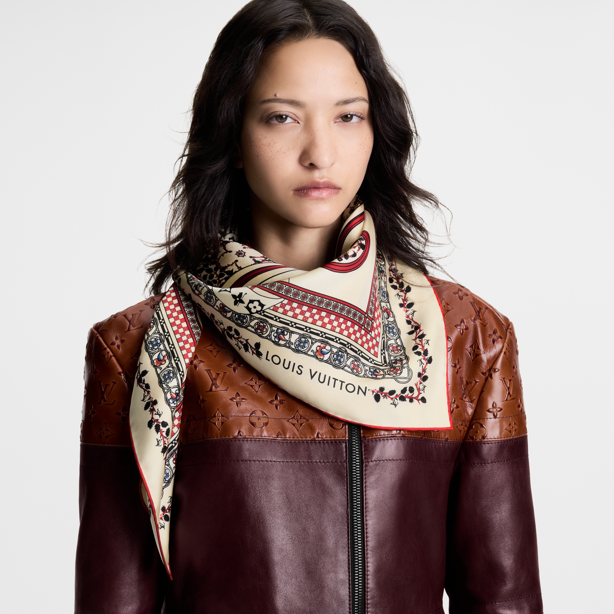 S00 Accesorios Pañuelos de seda y bandanas Pañuelo LV Medieval Flowers 90 | Louis Vuitton ® (Ampliar producto)