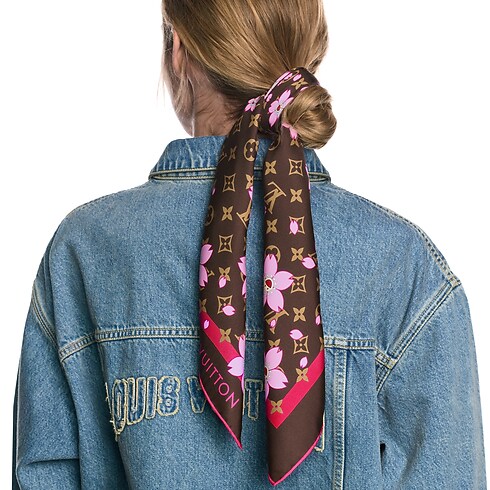 S00 Accesorios Pañuelos de seda y bandanas Pañuelo Monograma Cherry Blossom 70 LV x TM | Louis Vuitton ® (Ampliar producto)