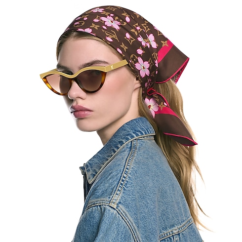 S00 Accesorios Pañuelos de seda y bandanas Pañuelo Monograma Cherry Blossom 70 LV x TM | Louis Vuitton ® (Ampliar producto)