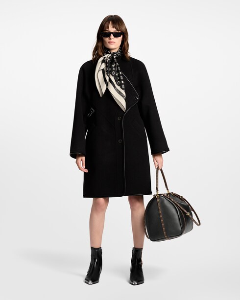 S00 Accessories Silk Squares and Bandeaus Monogram Silhouette Square 90 | Louis Vuitton ®