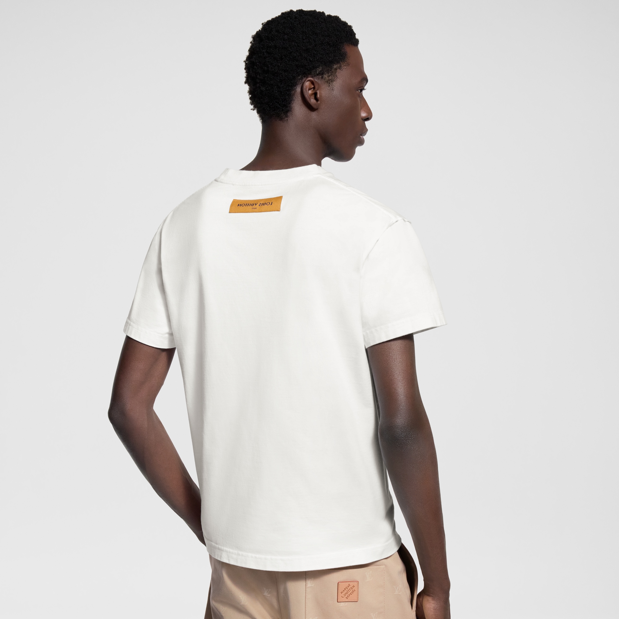  Ready to Wear Camisetas y camisas tipo polo Playera con logotipo LV en relieve | Louis Vuitton ® (Ampliar producto)
