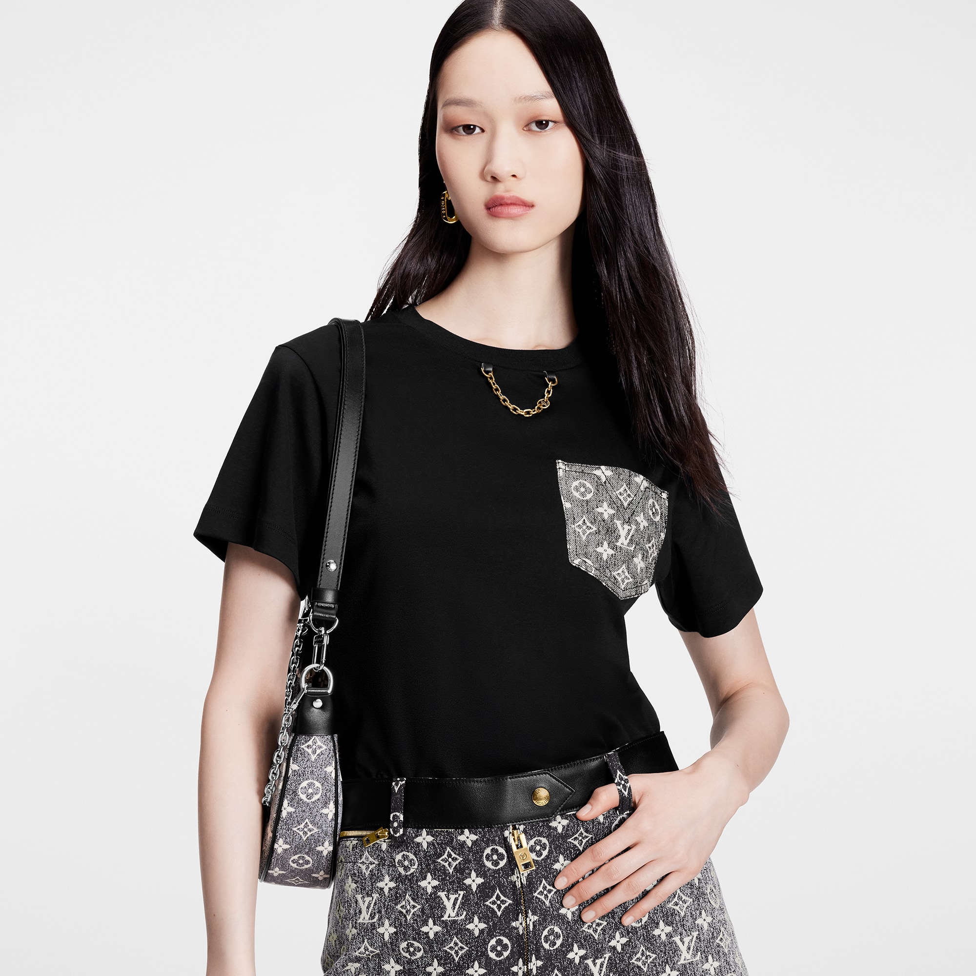  Discontinued Product Obs 7 Playera con motivo Monograma en el bolsillo | Louis Vuitton ® (Ampliar producto)