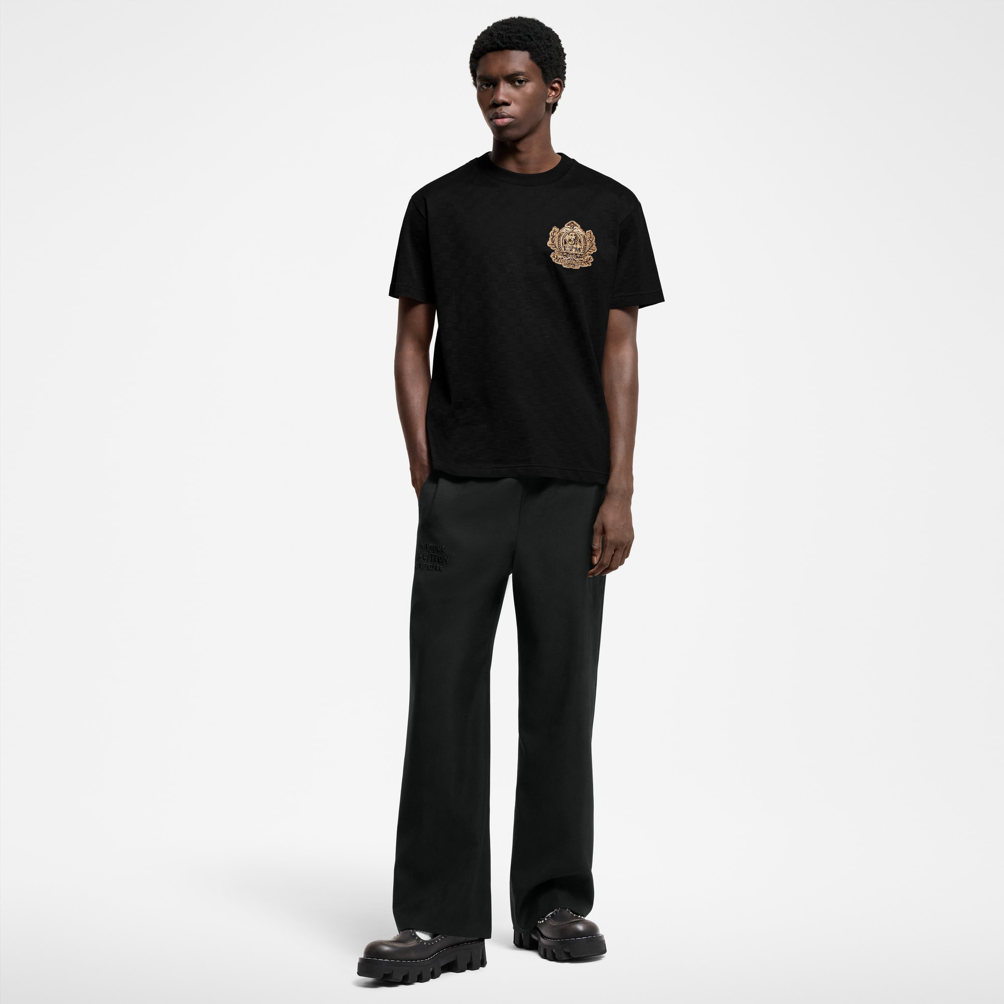 Ready to Wear Camisetas y camisas tipo polo Playera de algodón con parche distintivo | Louis Vuitton ® (Ampliar producto)