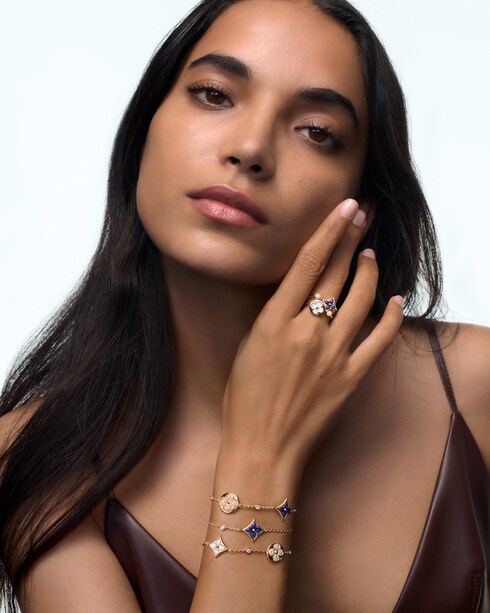 Catégories Bracelets Bracelet Multi-Motifs Star et Sun Color Blossom BB, or jaune, sodalite et diamants | Louis Vuitton ®