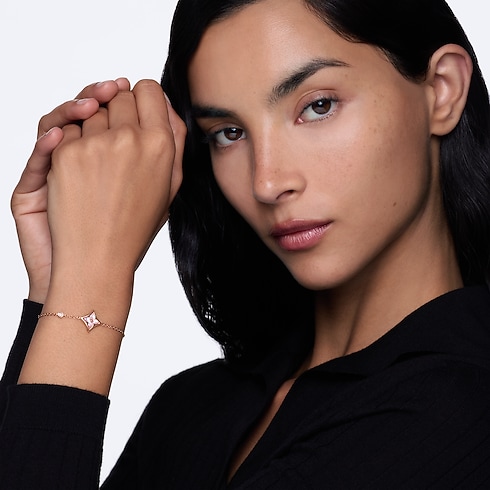 Categorías Toda la joyería fina Pulsera Color Blossom BB Star de oro rosa, nácar rosa y diamante | Louis Vuitton ® (Ampliar producto)