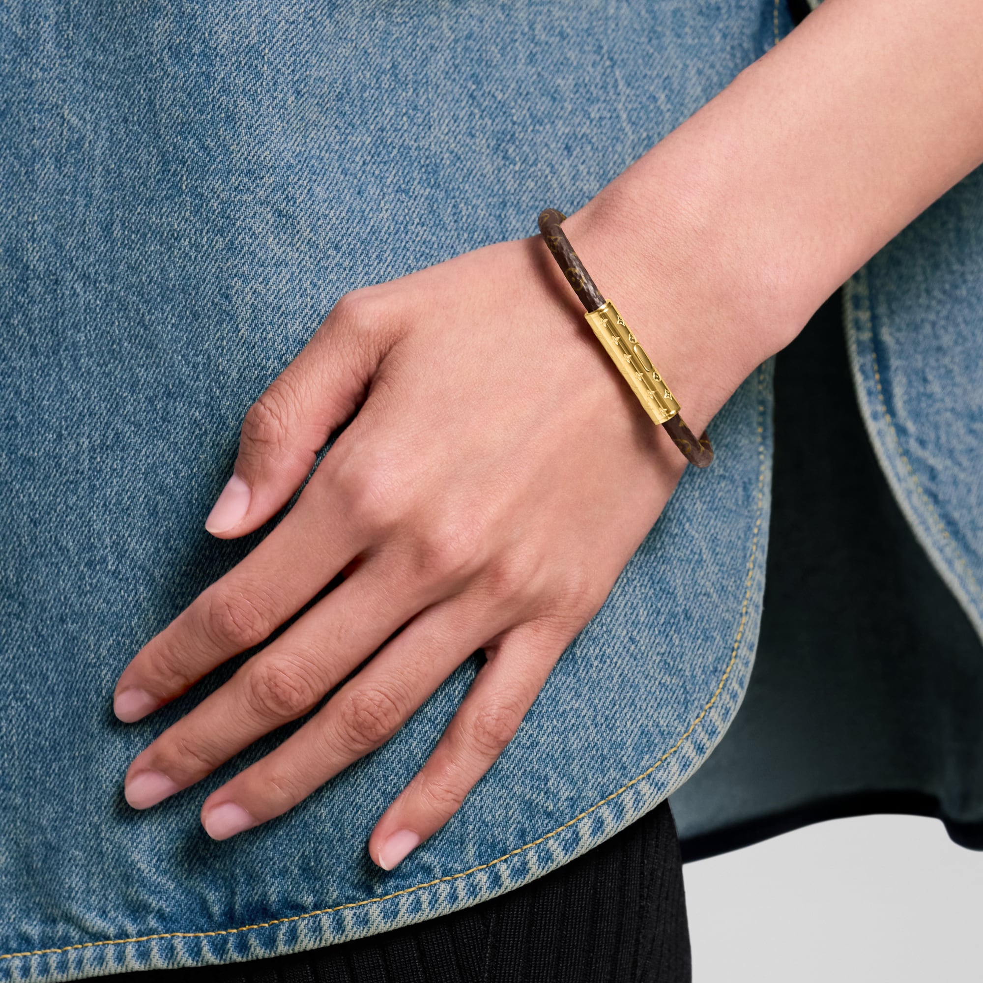 Monogram Bisutería Toda la Bisutería Pulsera LV Confidential | Louis Vuitton ® (Ampliar producto)